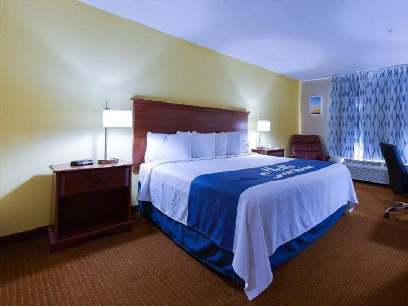 Days Inn By Wyndham Greensboro Nc Exterior photo