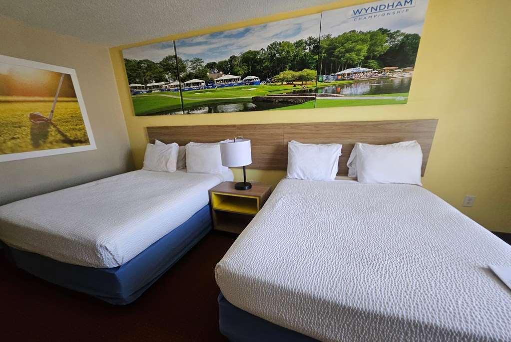 Days Inn By Wyndham Greensboro Nc Room photo